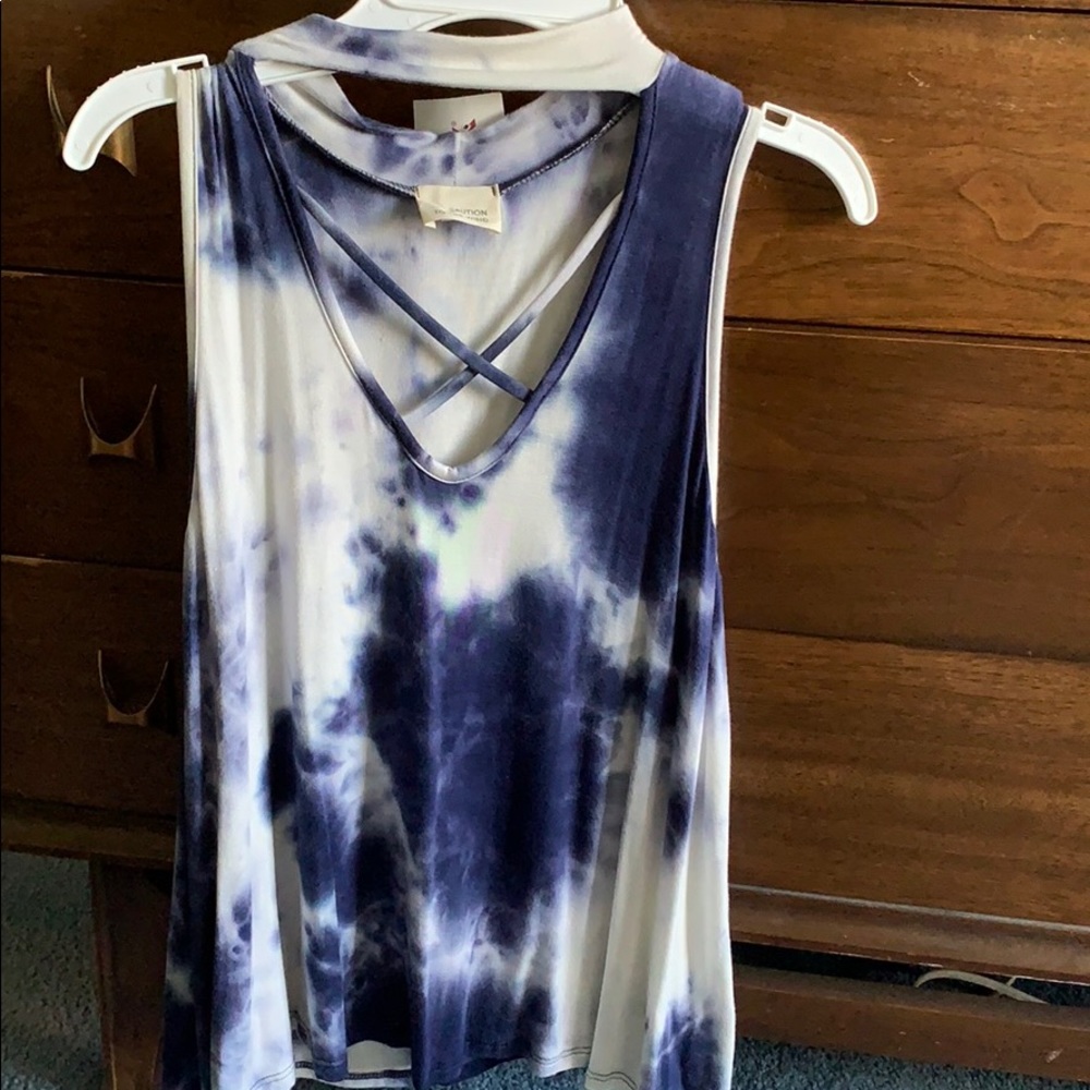 Criss cross tank